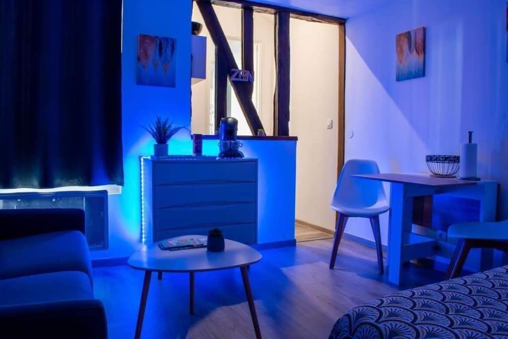Studio Charmant Confortable Tv Centre Ville Louviers Exterior foto