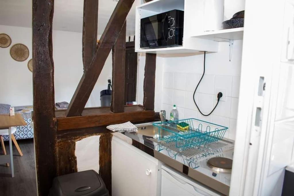 Studio Charmant Confortable Tv Centre Ville Louviers Exterior foto